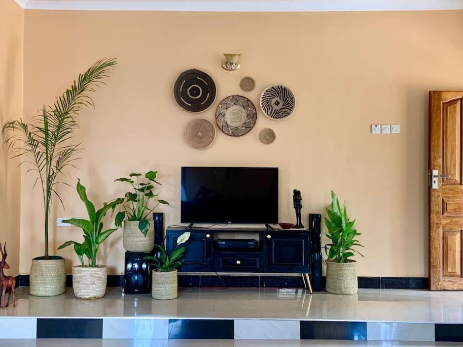 Bungalow X Garten & Terrasse X Wlan X Europaeisch Moshi Eksteriør billede